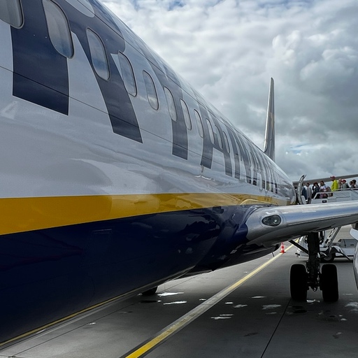 Информация за закъснели, отменени и пренасочени полети Ryanair