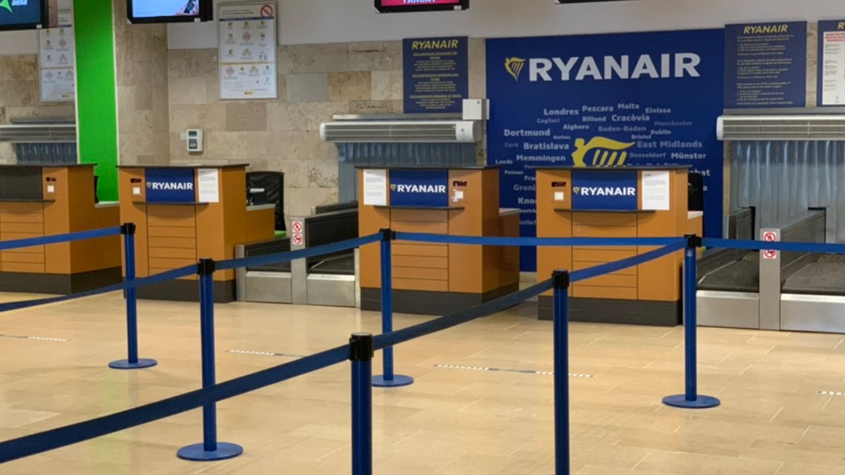 Проверка на размерите на багажа на Ryanair на летището